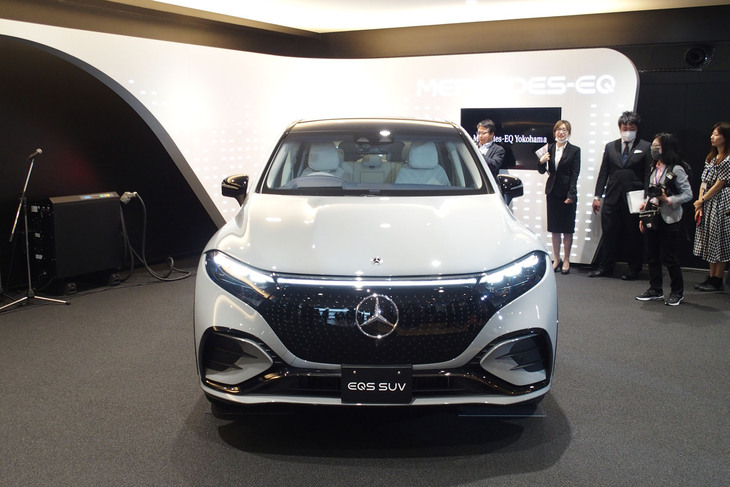 メルセデス・ベンツEQS580 4MATIC SUVスポーツ（フロントビュー）