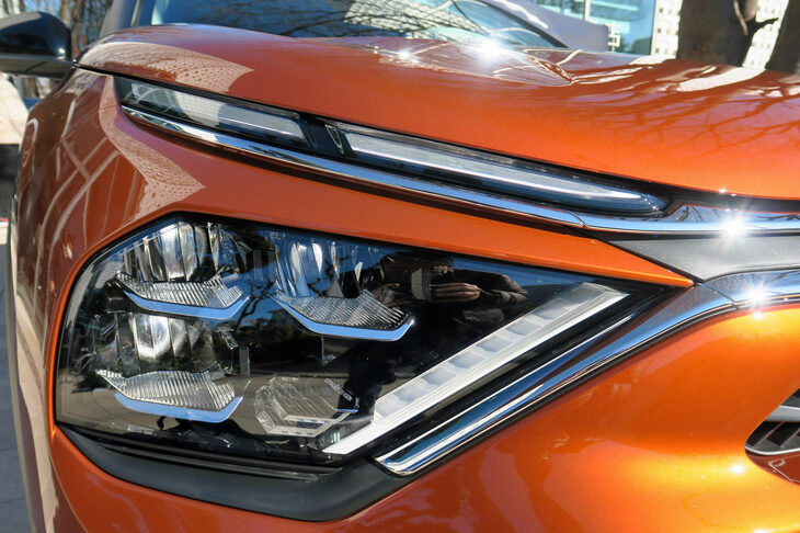 シトロエンC4シャイン（ヘッドランプ）