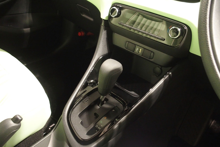 ミツオカ・ビュート ストーリー（シフトセレクター）