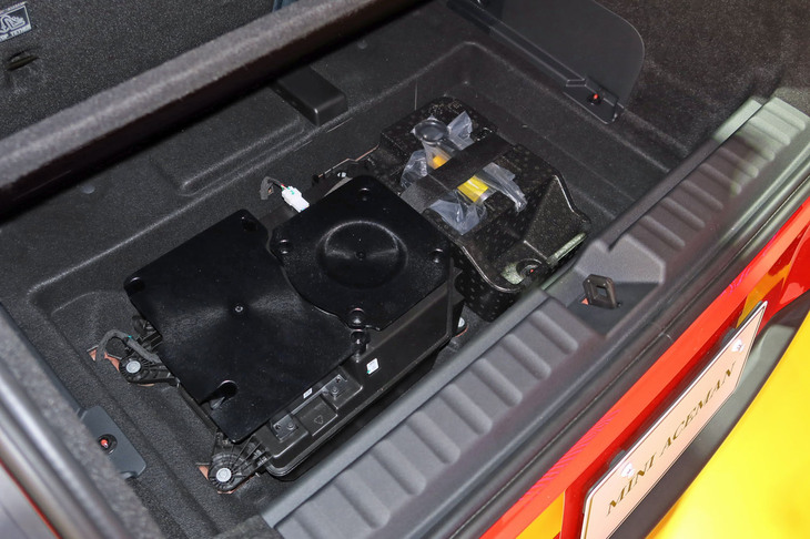 MINIエースマンSE（ラゲッジスペースの床下）