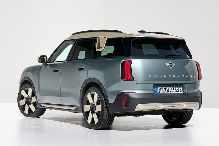 全長4.43mとなった新型「MINIカントリーマン」は、先代モデルよりも13cm大きくなった。