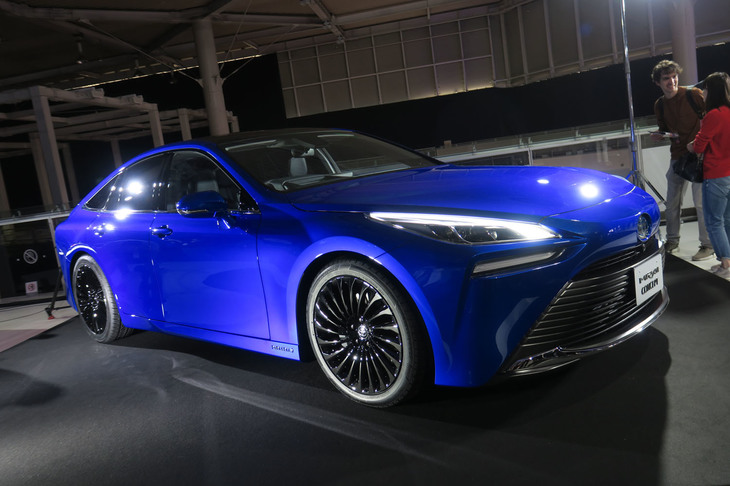 「トヨタ・ミライ」の次期型は2020年末に発売予定。ショーに展示されたのは最終段階のコンセプトモデル。