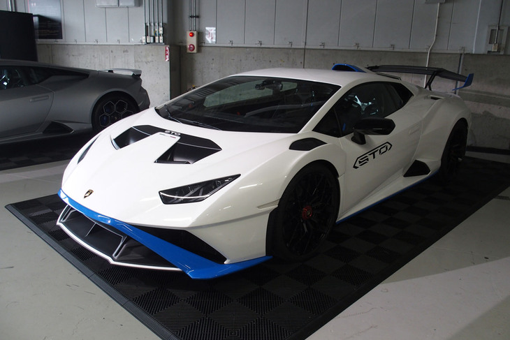 ランボルギーニ・ウラカンSTO