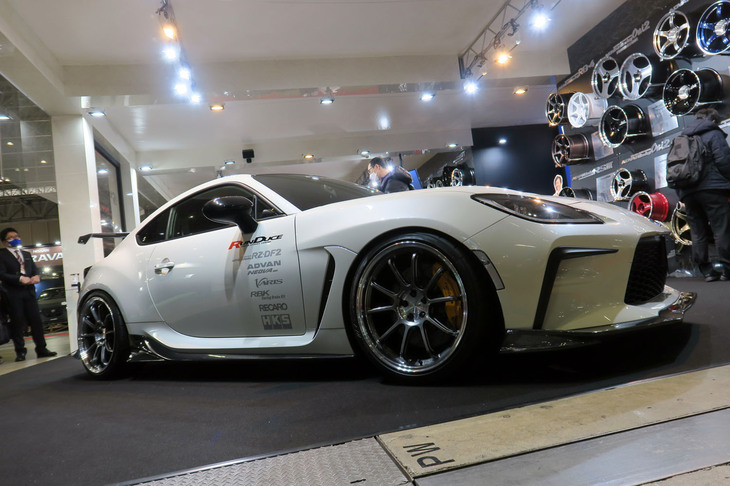 トヨタGR86（「アドバンレーシングRZ-DF2」装着車）