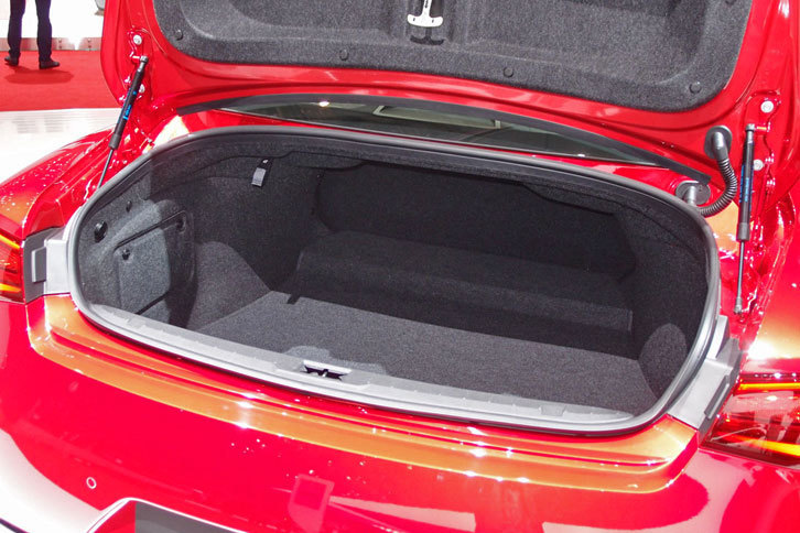 インフィニティQ60S