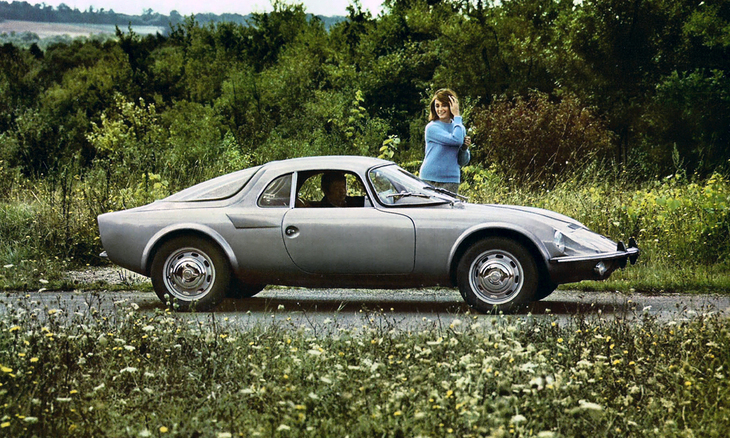 「ルネ・ボネ・ジェット」は、初の量販型ミドエンジンロードカーとして知られる。後にマトラの傘下に入って継続生産された。凝った設計のため高価だったことが難点。