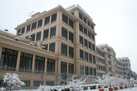 雪に覆われたフィアット旧本社屋。2006年、トリノ冬季五輪直前に撮影。