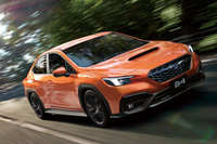 新型「スバルWRX S4」が試乗記部門に登場。先代モデルよりも400cc大きい2.4リッター直4ターボエンジンを搭載した。