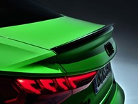 新型「アウディRS 3スポーツバック／RS 3セダン」デビュー　走行性能がさらに向上の画像