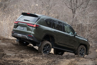 レクサスLX600 5人乗り／LX600“オフロード”7人乗り／LX600“エグゼクティブ”【試乗記】の画像