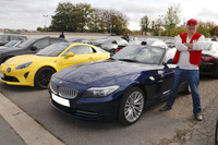 「BMW Z4」と副会長のクリスさん。