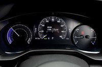 「EVモデル」専用デザインのメーターパネル。燃料計を思わせるデザインのバッテリー残量計やパワーメーターが特徴的。