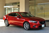 新型「アテンザ」のボディーバリエーションは、セダンとワゴンの2種類。先代モデルにあった5ドアハッチバックは用意されない。