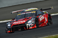 GT500クラスで勝利をおさめた、松田次生／ロニー・クインタレッリ組のNo.1 MOTUL AUTECH GT-R。
    