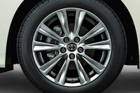 高輝度塗装の専用アルミホイール。