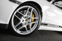 19インチ カレラS IIホイールとカーボンセラミックブレーキはオプション。
