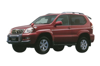 2002年から2009年にかけて販売された、先代「トヨタ・ランドクルーザープラド」。2007年に同車のディーゼルモデルがカタログ落ちしたことにより、全国産乗用車のラインナップからディーゼル車が消滅。翌年には「日産エクストレイル」にディーゼル車が設定されるが、ディーゼルが市場に受け入れられるようになるのは、2012年に「マツダCX-5」が登場してからだった。