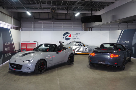 マツダは2025年10月4日、「MAZDA FAN FESTA 2025 at FUJI SPEEDWAY」において、限定車「マツダ スピリット ...