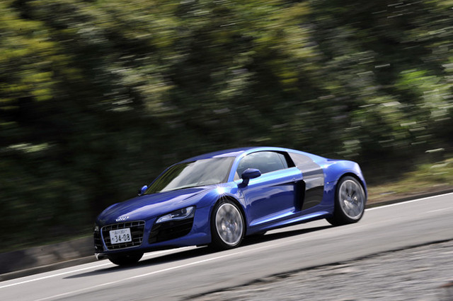 アウディ R8(5.2 FSI QUATTRO) 42CTYF(07〜16) ディクセルブレーキパッド フロント1セット REタイプ 1383751(要詳細確認) ５．２ＦＳＩクワトロ 42CTYF Ｒ８（アウディ）の価格・スペック情報