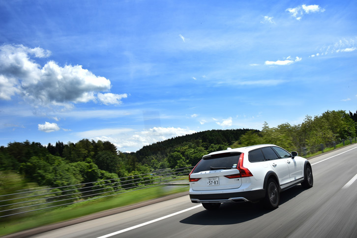 「ボルボV90クロスカントリー」は長距離ドライブの相棒として、じつに頼れるクルマだった。