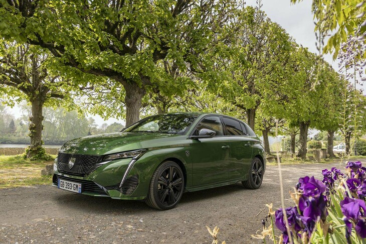 プジョー308 GTハイブリッド