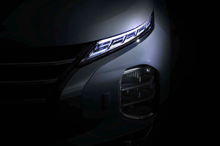 2024年秋に発売される、改良型「三菱アウトランダー」のティザー画像。