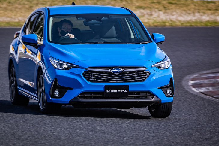 スバル・インプレッサ（クローズドコースでの走行シーン）