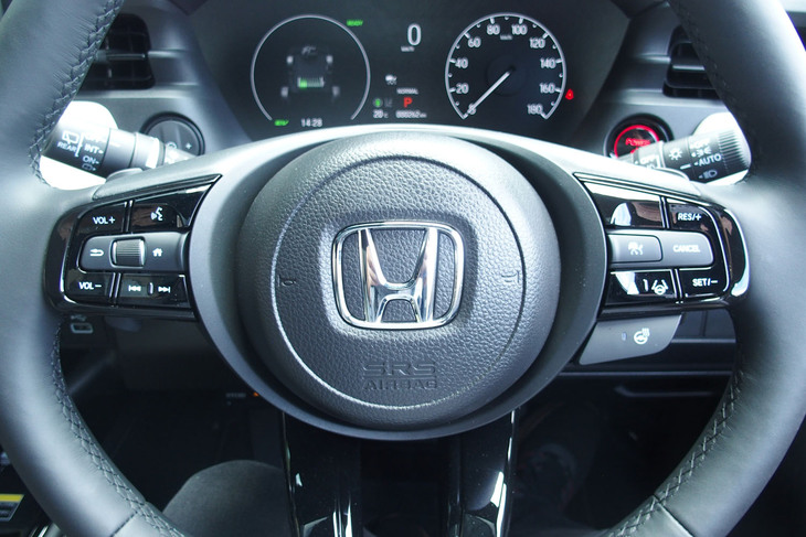 ホンダ・ヴェゼルe：HEV Z PLaYパッケージ（ステアリングホイール）