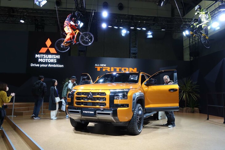 三菱トライトン（オプション装着車）