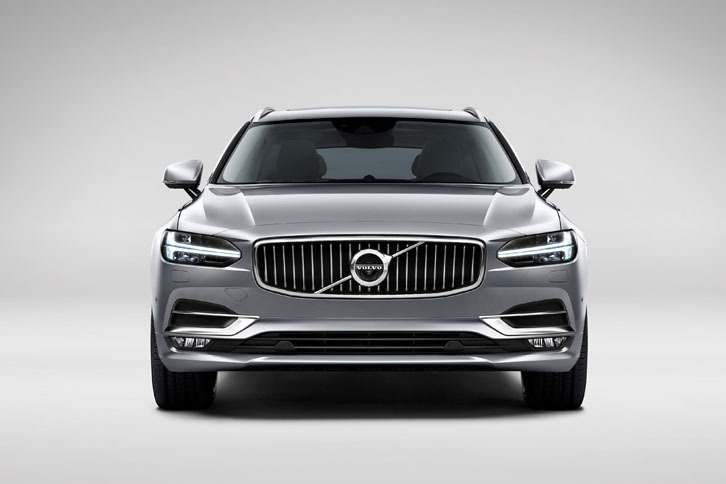 「ボルボV90」のフロントビュー。