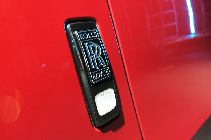 ロールス・ロイス・ブラックバッジ・ゴースト（エンブレム）