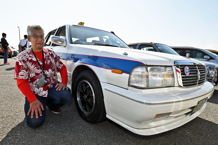 参加車のなかでも最も走行距離が多かったのは、オドメーターが50万kmを突破していた「壁田」さんの「セドリック ブロアムVIP L」。まさかの個人タクシー、しかもトランスミッションをMTに換装したクルマだというから驚きである。