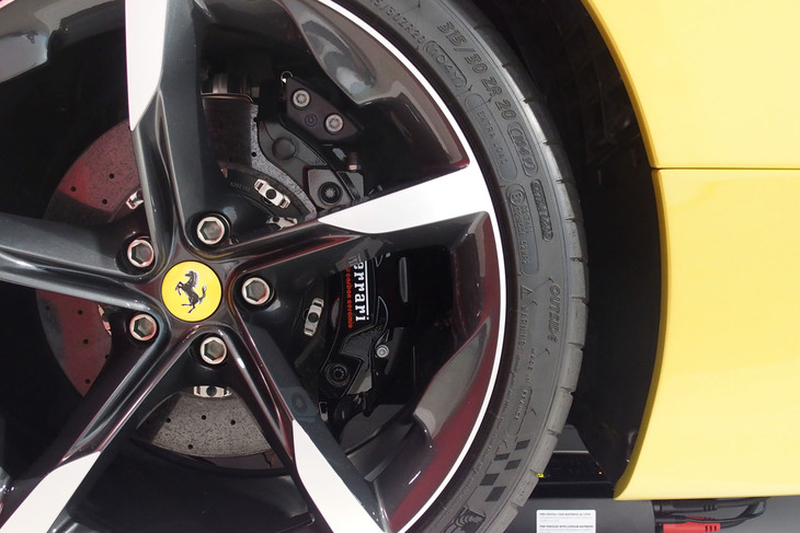 フェラーリSF90スパイダー（ブレーキ）