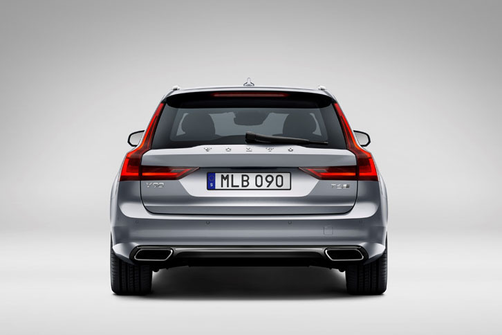 「ボルボV90」のリアビュー。