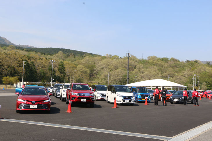 大人気だった新車試乗会は、国内外の自動車ブランドが、なんと53車種ものモデルを提供。どれに乗ろうか目移りしてしまうほどだ。人気が高かったのは、天候の良さもありオープンカーだったそうだ。