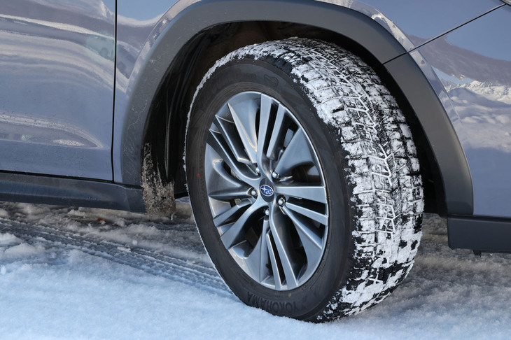 今回の試乗車は、標準で装備される18インチのアルミホイールに、225/55R18サイズの「ヨコハマ・アイスガードiG70」スタッドレスタイヤを組み合わせていた。