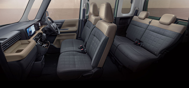 新型「デリカミニ」のインテリア。