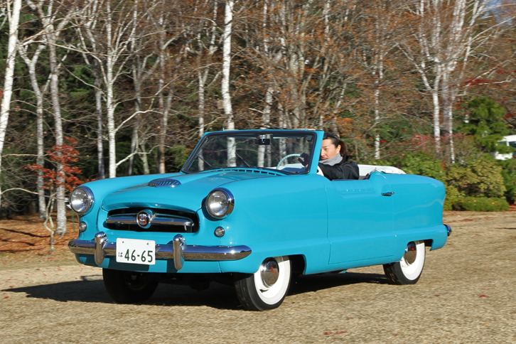 「ナッシュ・メトロポリタン」。1.2リッター／1.5リッター直4エンジンをはじめ、英国「オースチンA40／A50」のメカニカルコンポーネンツを流用したコンパクトカー。1954年から1962年まで作られた。