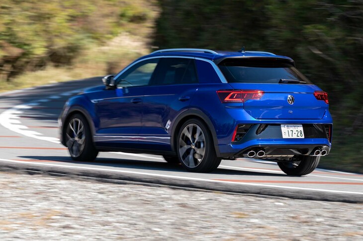 パワーユニットは最高出力300PS、最大トルク400N・mの2リッター直4直噴ターボエンジン。駆動方式は電子制御式4WDの「4MOTION」だ。