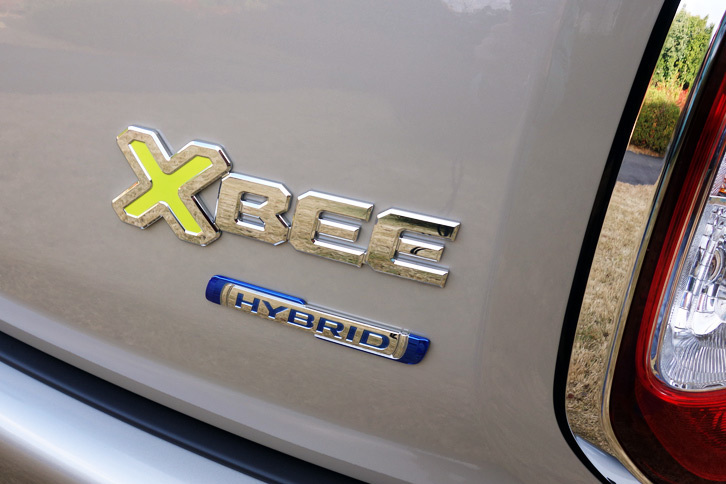 スズキ・クロスビー ハイブリッドMZ（エンブレム）