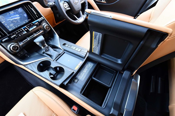 レクサスLX600（センターコンソール）