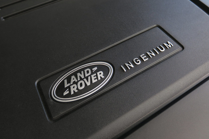 ランドローバー・ディフェンダー110 アドベンチャーパック装着車（エンジン）