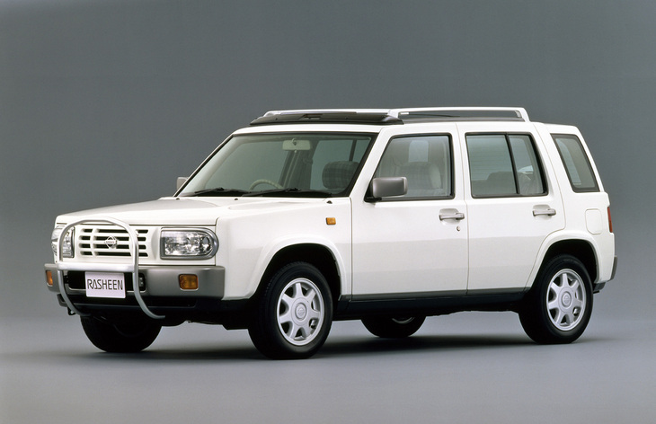 1994年「日産ラシーン」。当初のパワーユニットは1.5リッター直4だったが、1997年に1.8リッターが、1998年には2リッターが加えられた。駆動方式はフルタイム4WDのみ。