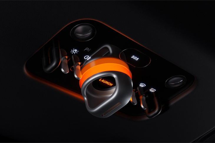 オーバーヘッドコンソールもご覧のとおりだ。