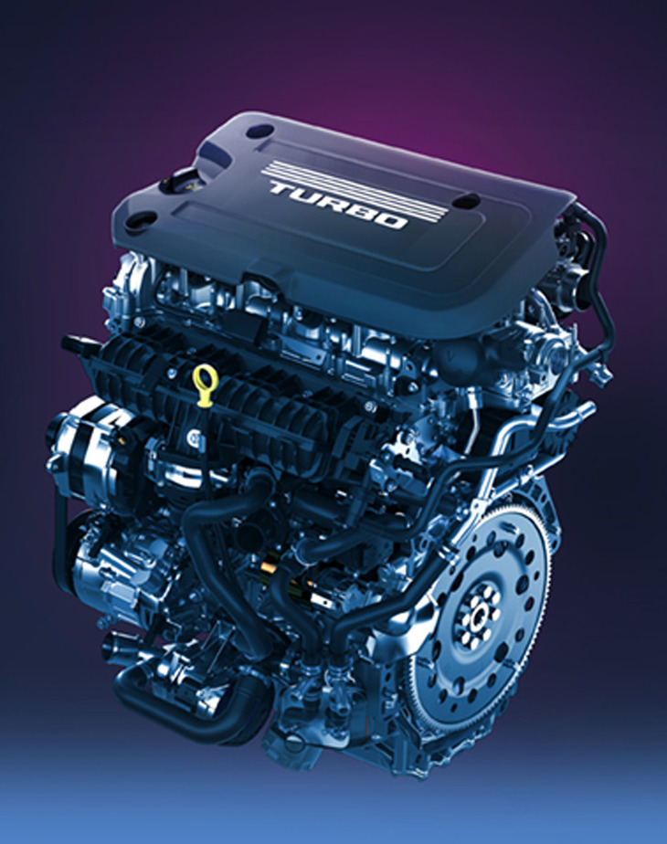 最高出力230PS、最大トルク350N・mを発生する新開発の2リッター直4直噴ターボエンジンを搭載。9段ATが組み合わされる。