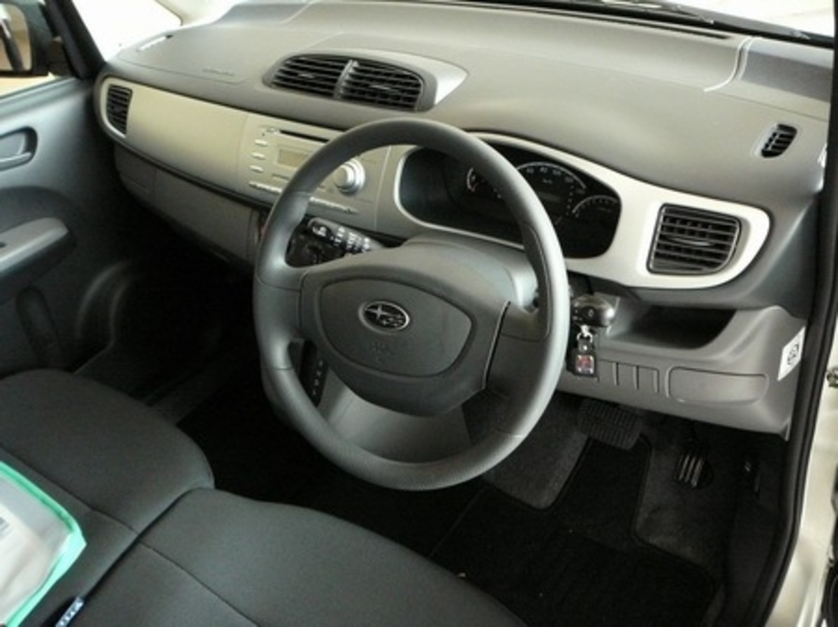 第268回 サッカー日本代表も見習ってくれぃ スバル ステラに見る軽自動車の理想と現実への対処法 小沢コージ 小沢コージの勢いまかせ Webcg