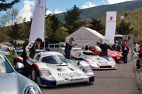 会場の一角には、ポルシェのブースも。ドイツから空輸したという貴重な「956」（写真中央）と「936/77」（同奥）が展示された。