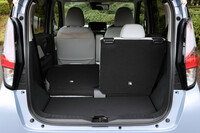 三菱が新型軽EV「eKクロスEV」を発表　航続距離180kmの新しい電動コミューターの画像