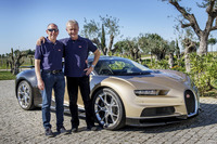 開発テストドライバーを務めたアンディ・ウォレス氏（左）とロリス・ビコッキ氏（右）。