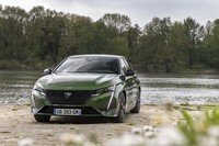 プジョー308 GTハイブリッド（FF/8AT）【海外試乗記】